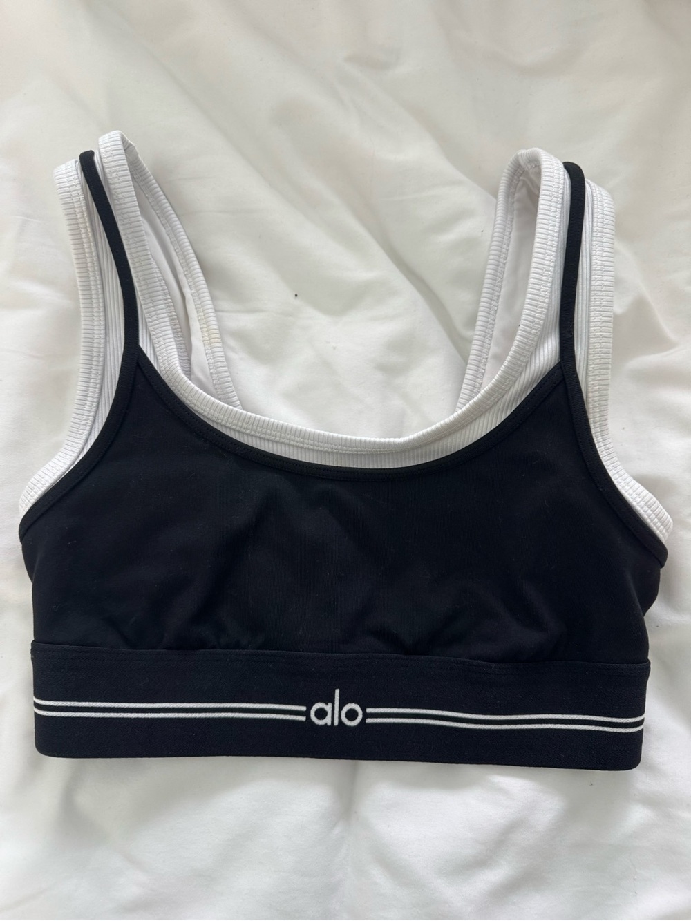ALO better together
Yoga Black & White Double-Trim Racerback Bralette
XS
